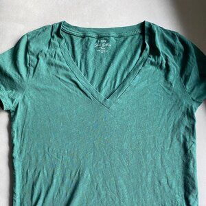 J. Crew t-shirt S vneck